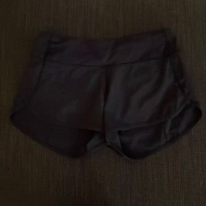 Lululemon speed up low rise shorts 2’5”